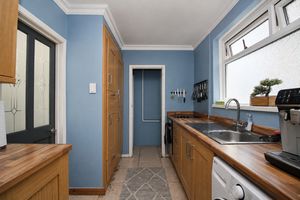 Kitchen- click for photo gallery